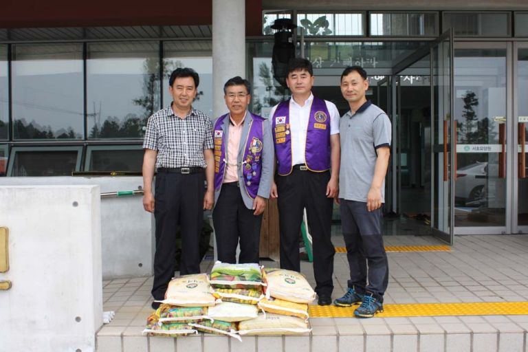 정방라이온스클럽 후원품 전달