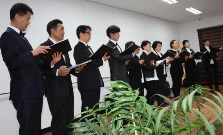 새벽소리중창단 공연