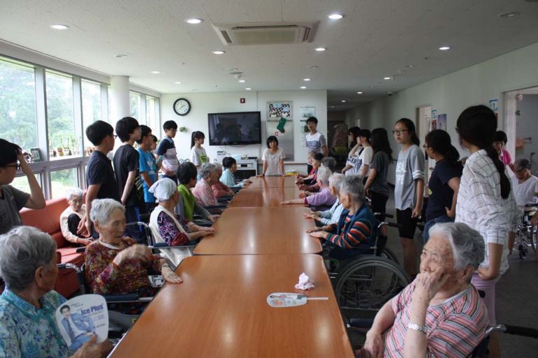 대신중학교 봉사활동 부채만들기